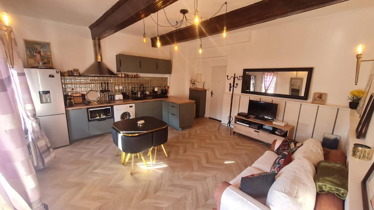 Sunny Apartment With Nice View In History City Center Aix-en-Provence Dış mekan fotoğraf