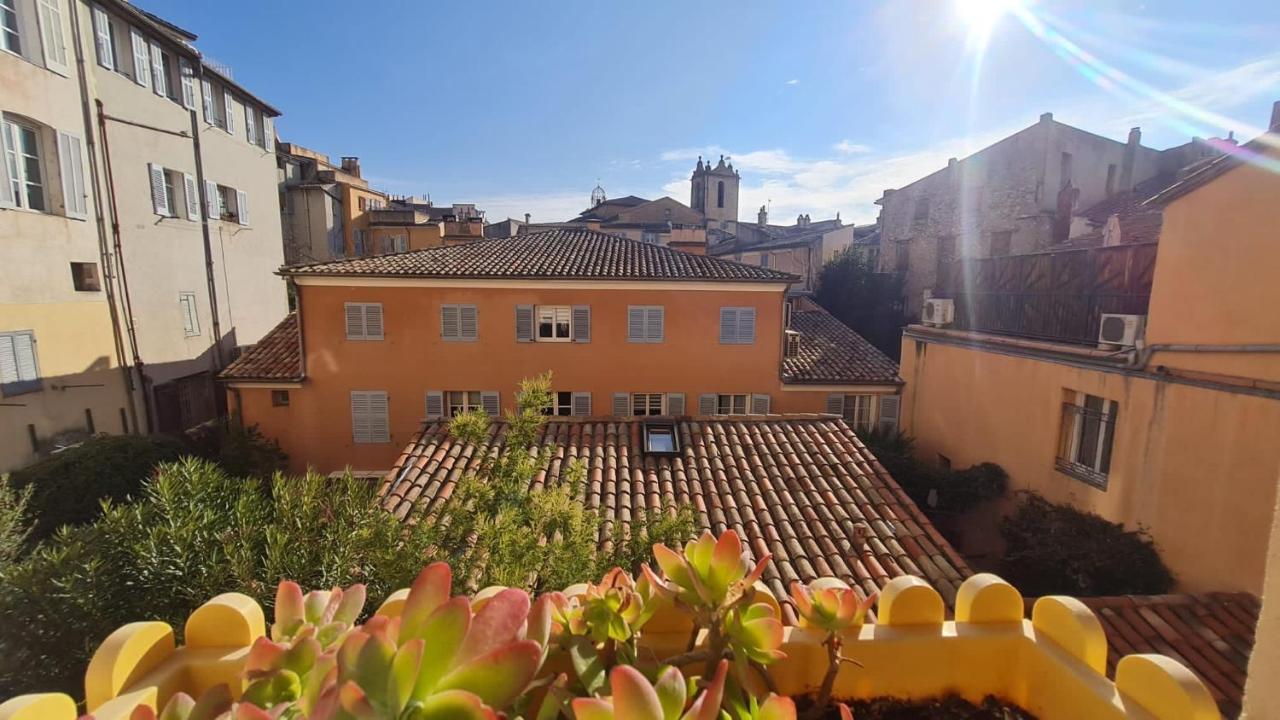Sunny Apartment With Nice View In History City Center Aix-en-Provence Dış mekan fotoğraf